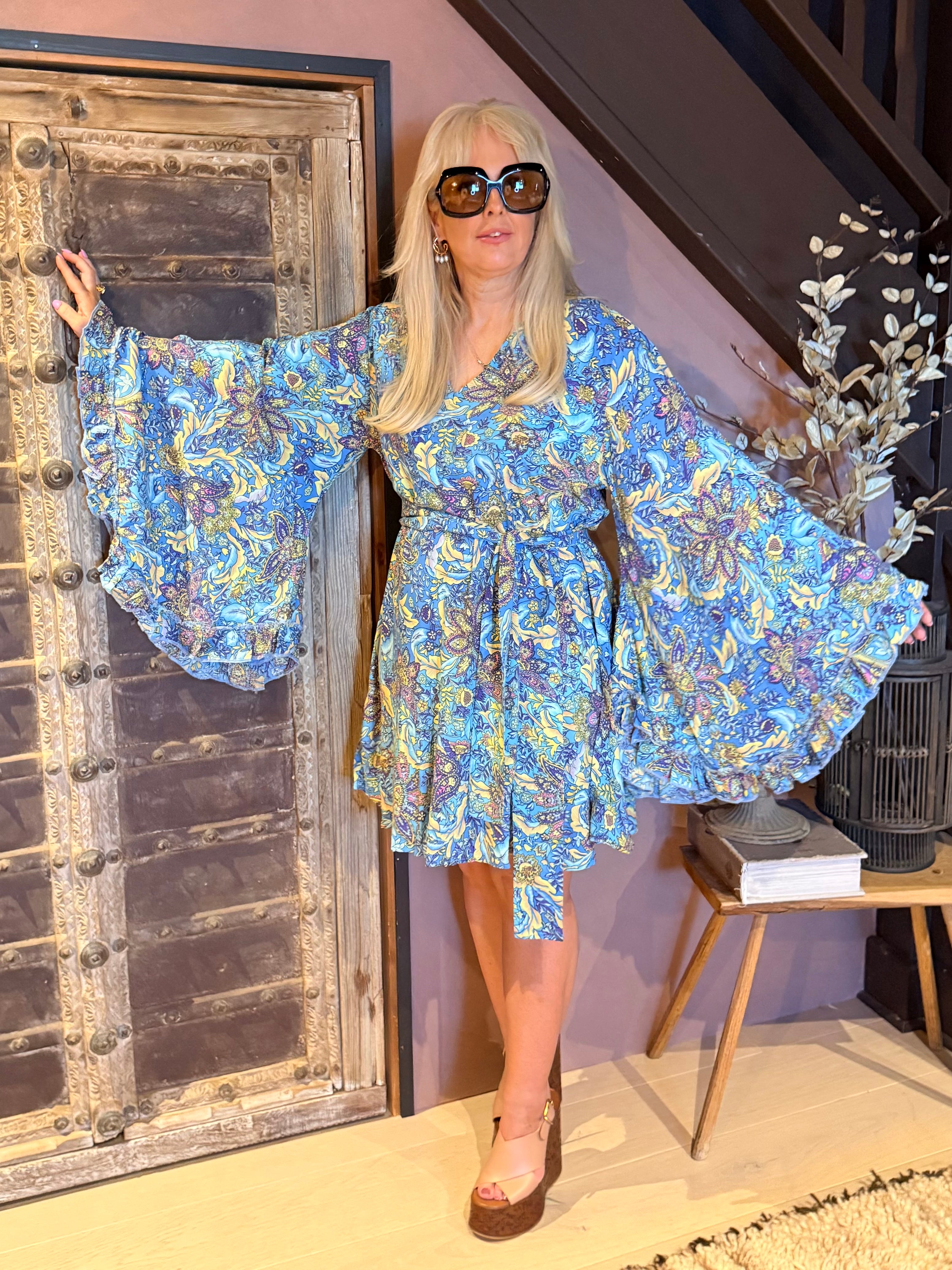 Short Stevie — Bluebell Paisley