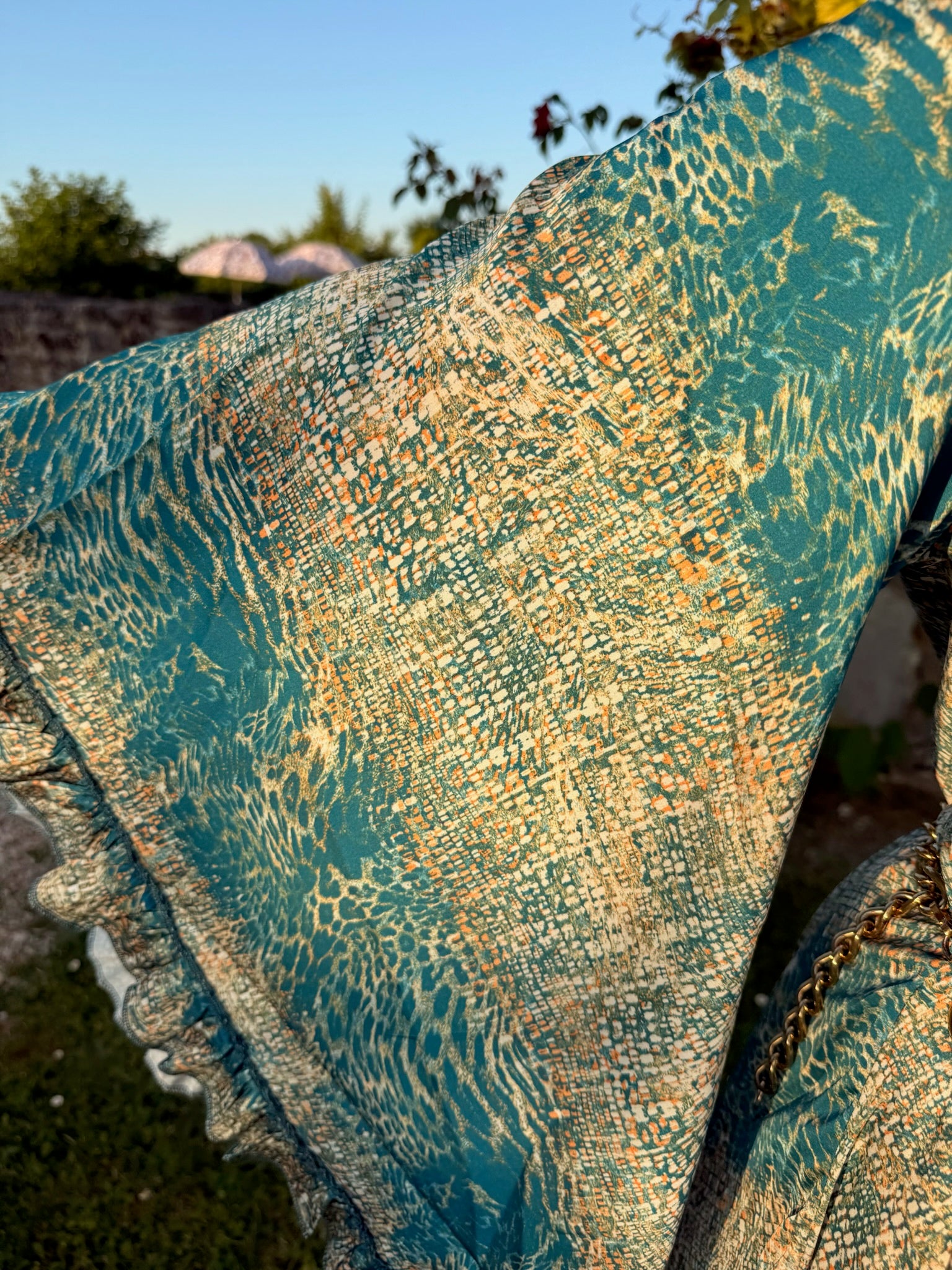Short Stevie - turquoise Animal Silk