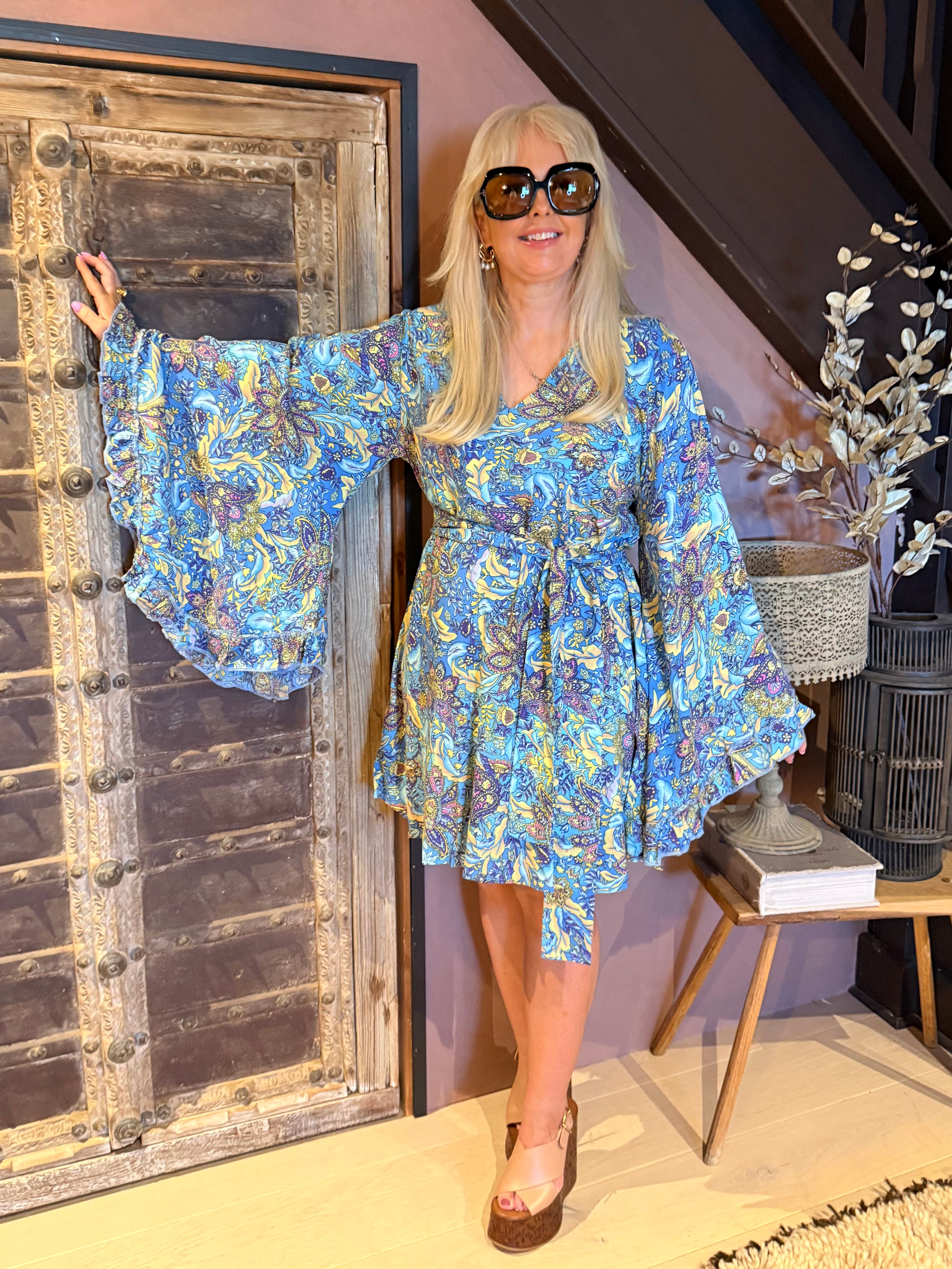 Short Stevie — Bluebell Paisley